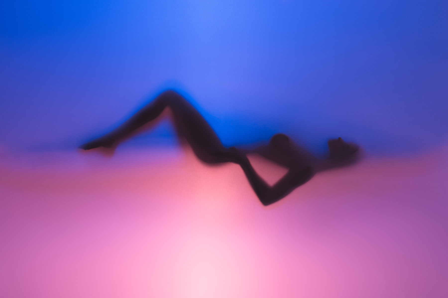 boudoir, silhouette of woman, blue and pink, pose 