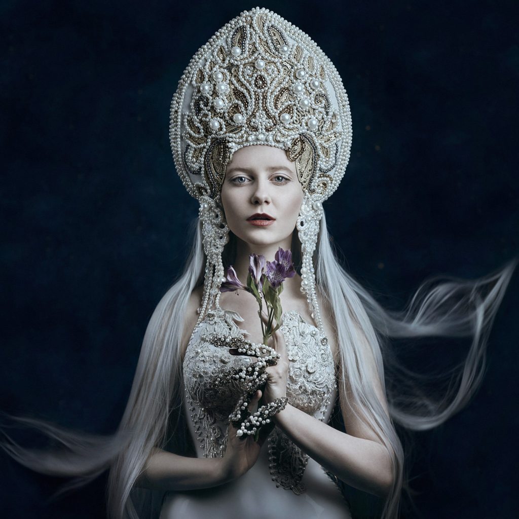 Bella Kotak - Sue Bryce Education - Fine Art Photographer 1 1